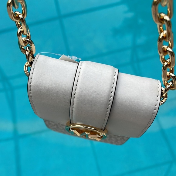 Michael Kors Carmen Small Logo Smartphone Crossbody Bag
Light Cream Multi - Picture 7 of 16